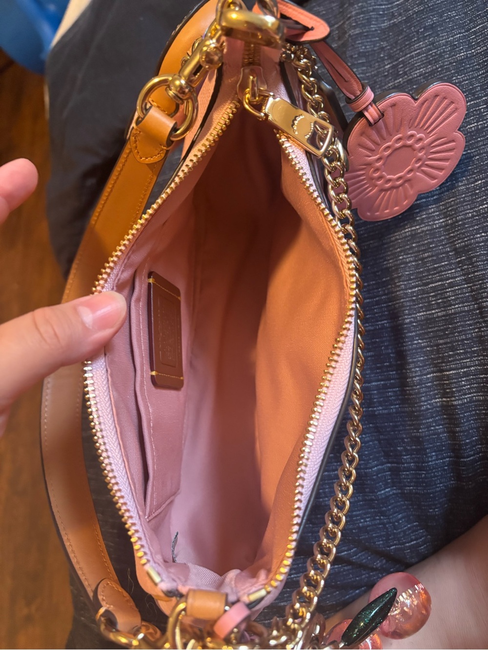 Powder Pink Terri Shoulder Bag Authentic - Picture 6 of 7